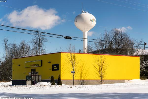 Warsztat samochodowy — test jakości części OEM vs zamienniki